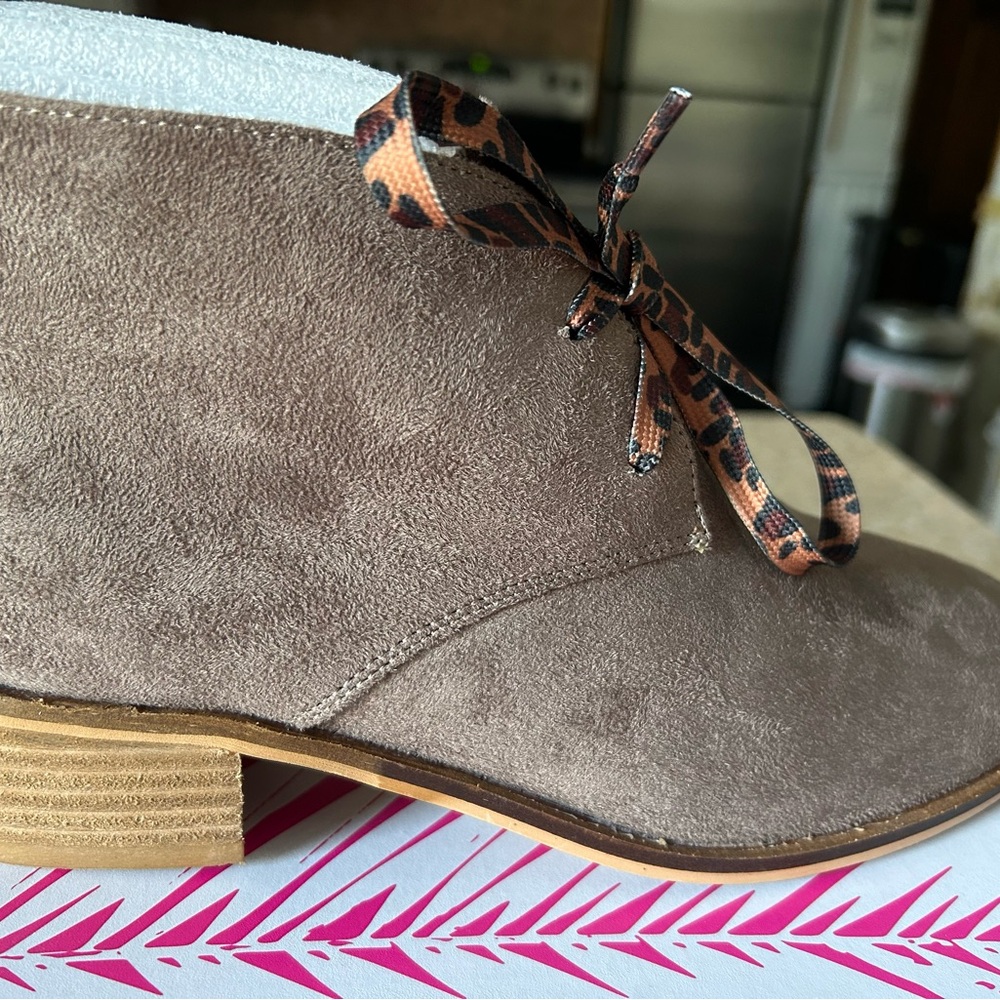 Hey Girl by Corkys Totes Bootie in Taupe - New - Size 9
